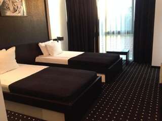 Отель Hotel Fashion София Улучшенный двухместный номер с 2 отдельными кроватями-1